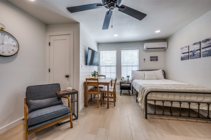 521 Texas St #2 - Photo 2 of 8