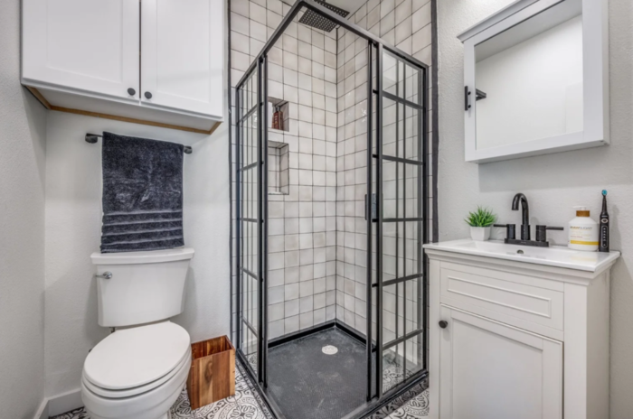 521 Texas St #2 - Photo 5 of 8