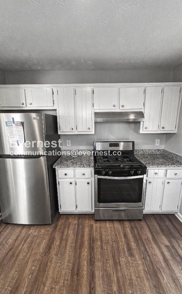 1069 Estates Ct - Photo 4 of 27