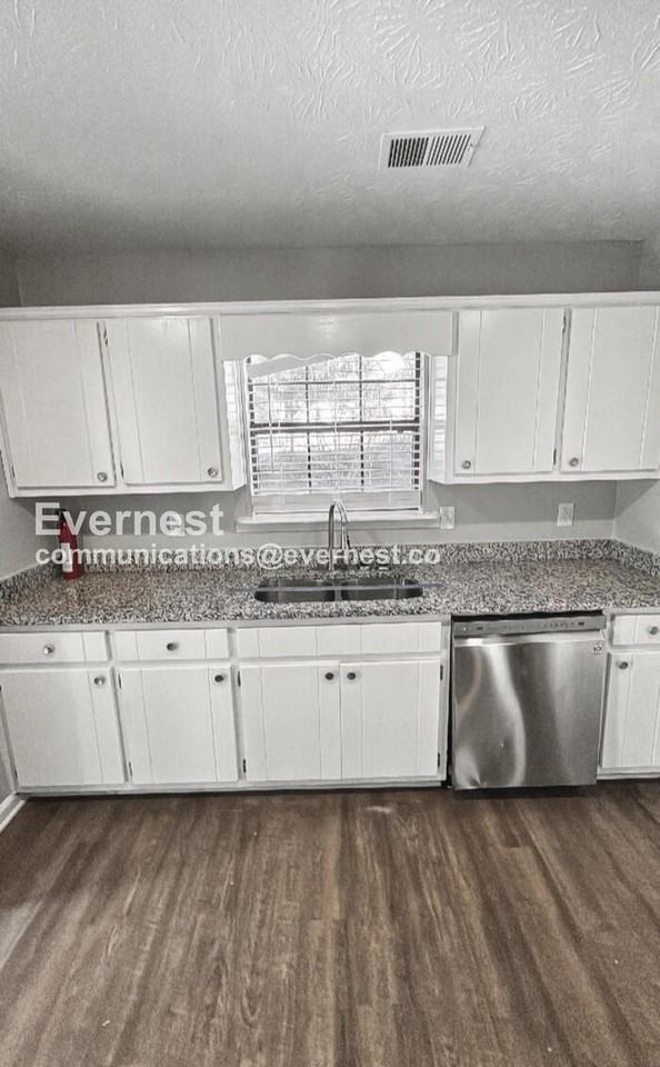 1069 Estates Ct - Photo 5 of 27