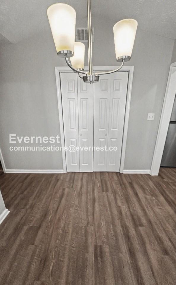 1069 Estates Ct - Photo 7 of 27