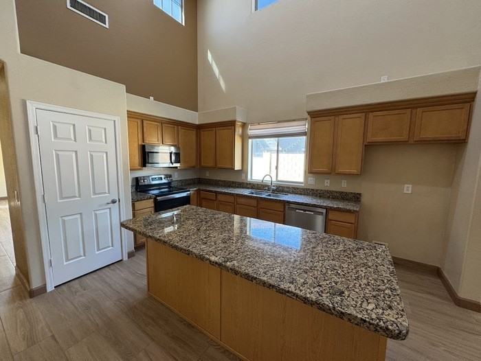 4609 S Redrock Ct - Photo 7 of 24