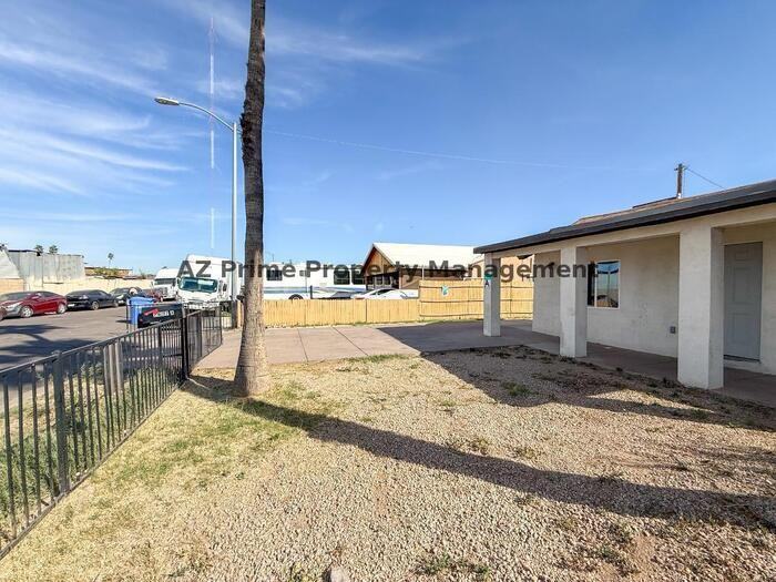 2427 W Yavapai St #A - Photo 4 of 30