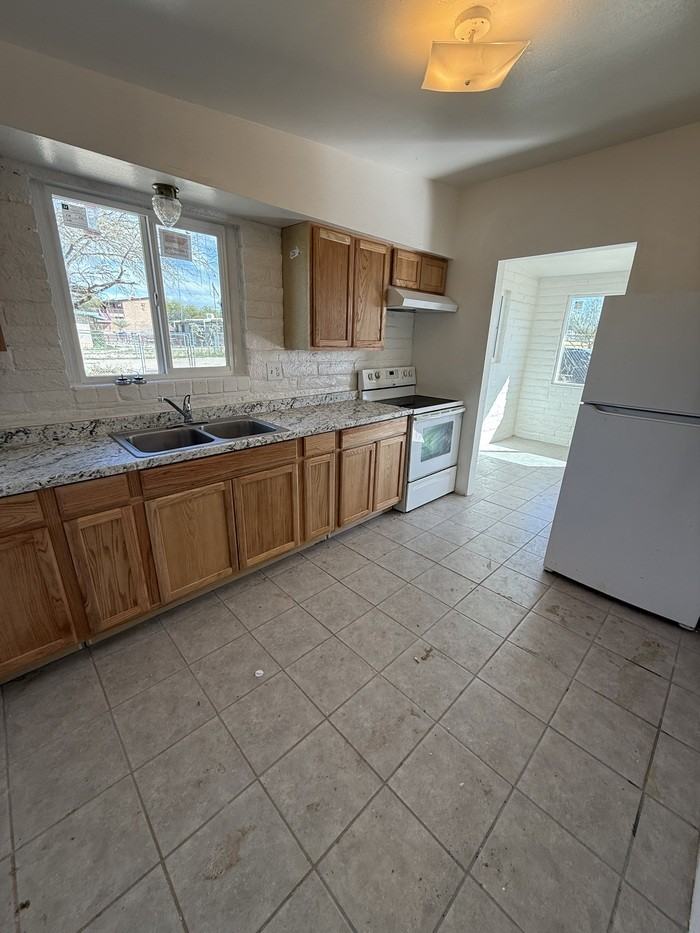 6961 S Missiondale Rd - Photo 4 of 11