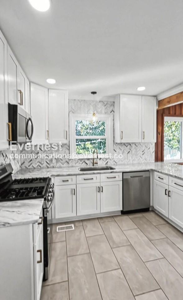 2923 Ozark Rd - Photo 3 of 29