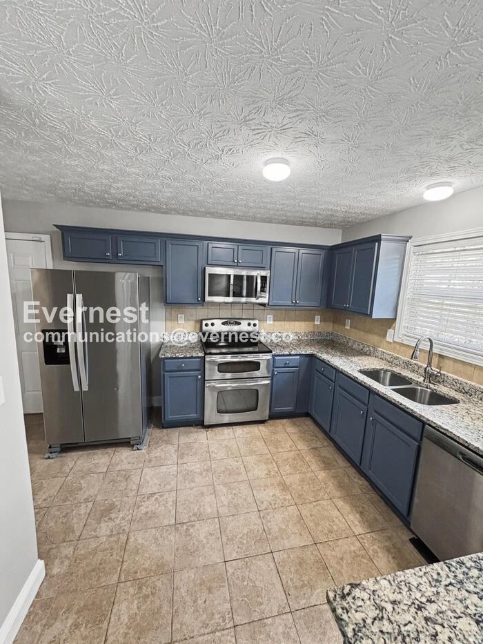 1224 Morrow Dr - Photo 3 of 39