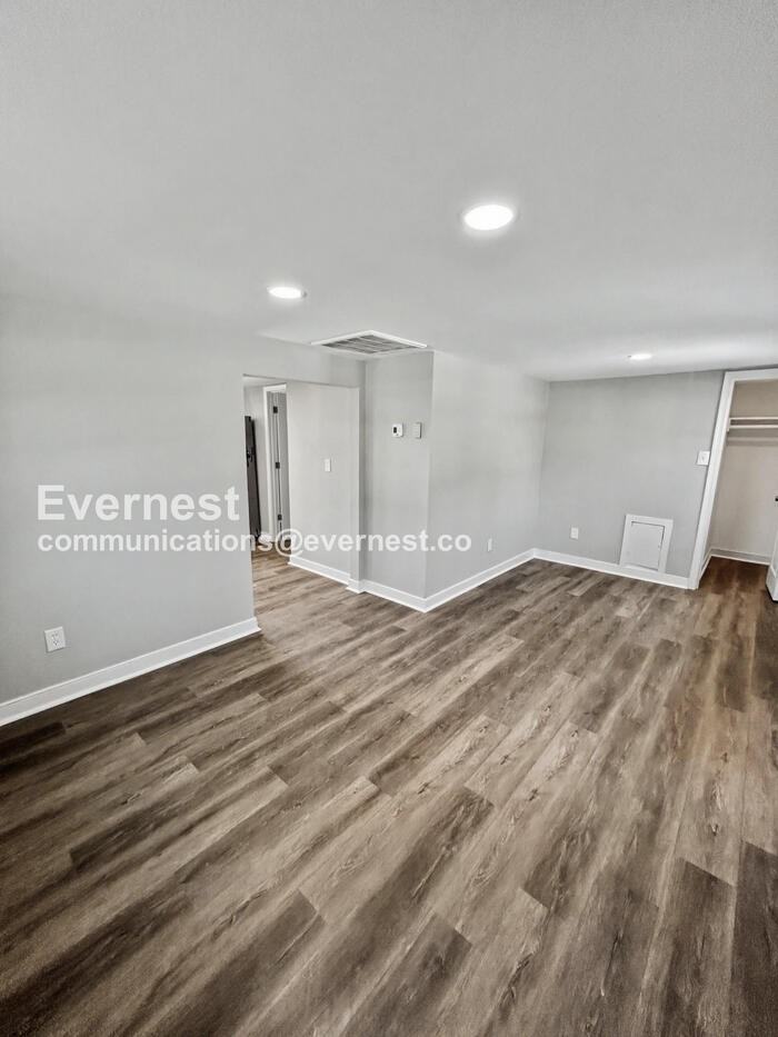 1006 Turner Rd - Photo 5 of 16