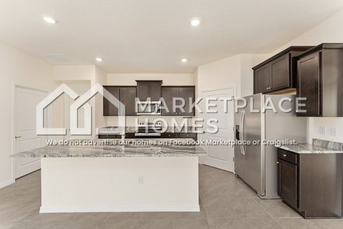 4170 Nw 48th Terrace Rd - Photo 7 of 32