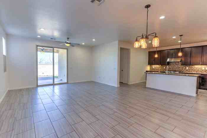 894 W Calle Sauce Blanco - Photo 3 of 28