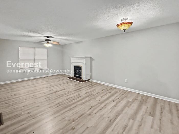 1104 Oak Creek Trl Ne - Photo 3 of 22