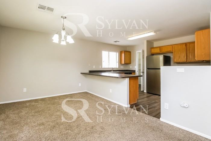 2233 W Broadway Ave - Photo 5 of 15