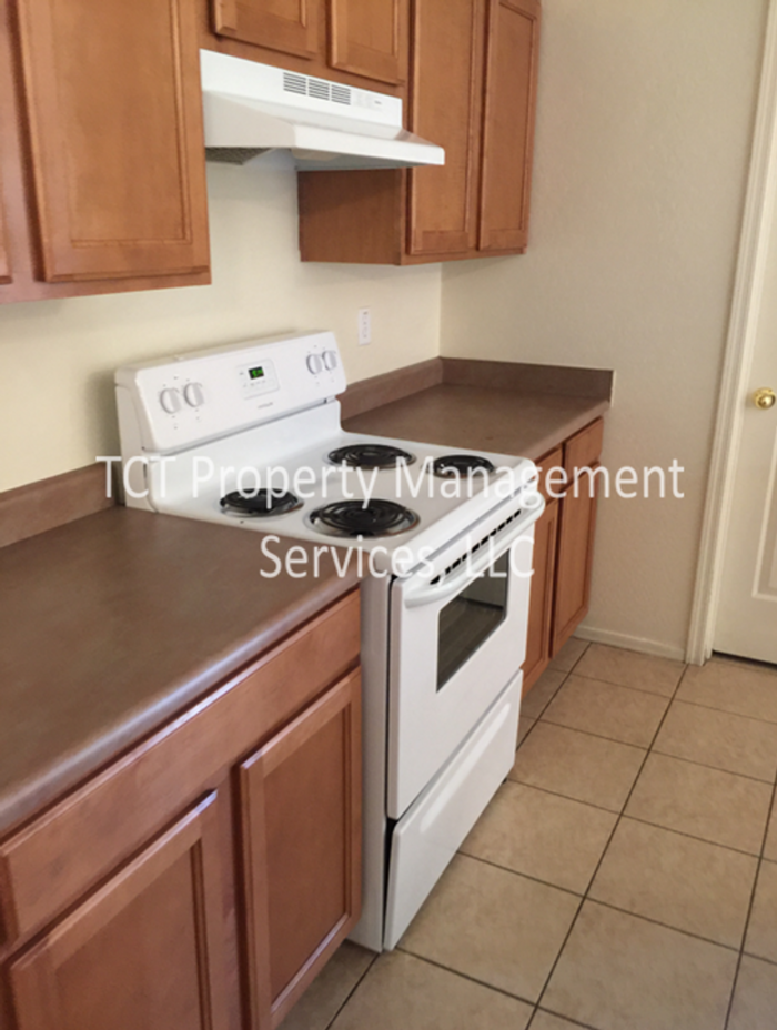 2321 N 92nd Dr - Photo 4 of 6