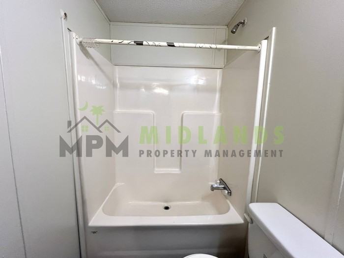 575 Forts Pond Rd - Photo 5 of 43