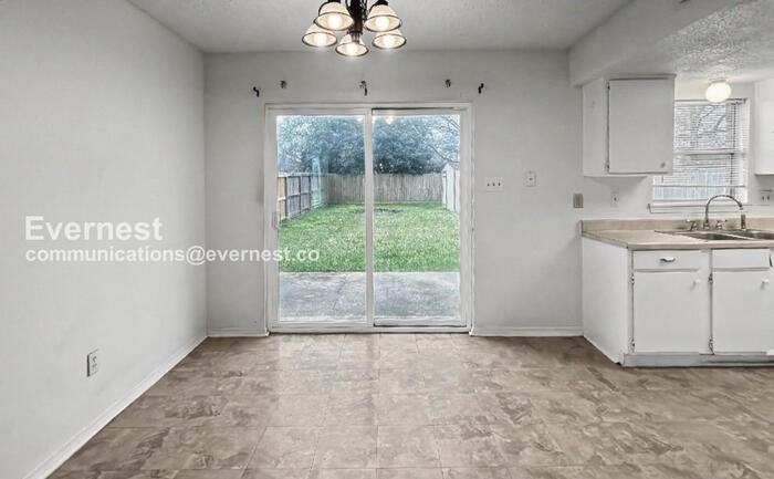 3206 Abbey Field Ln - Photo 4 of 22