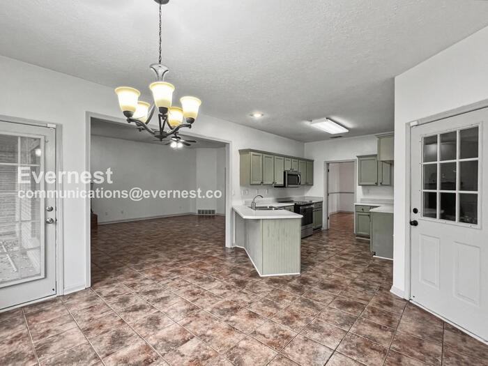 2100 Shannon Cv - Photo 6 of 30