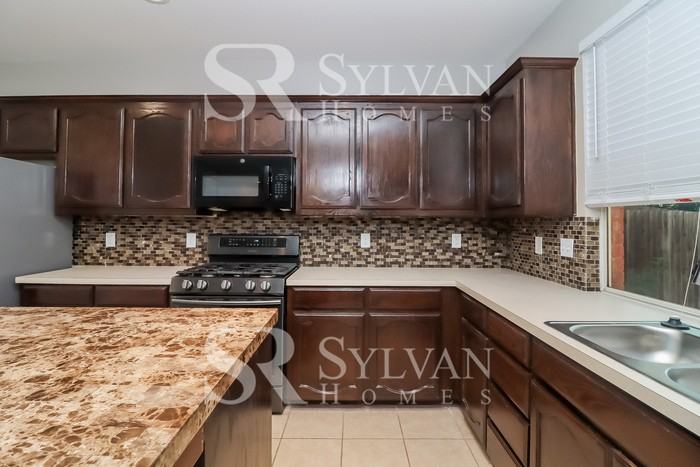 3932 Old Richwood Ln - Photo 5 of 16