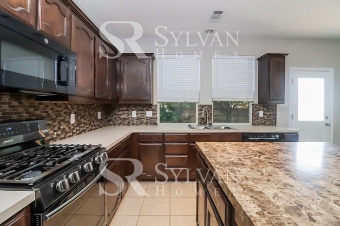 3932 Old Richwood Ln - Photo 7 of 16