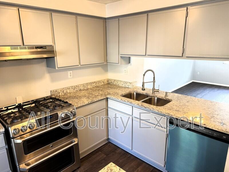 862 Regal Path Ln - Photo 2 of 20