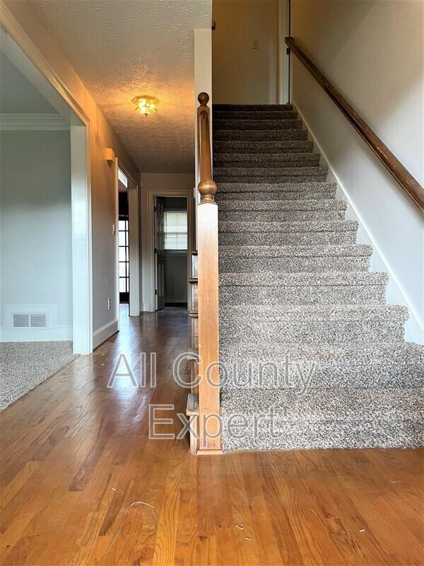 2470 Valentines Ct - Photo 3 of 23