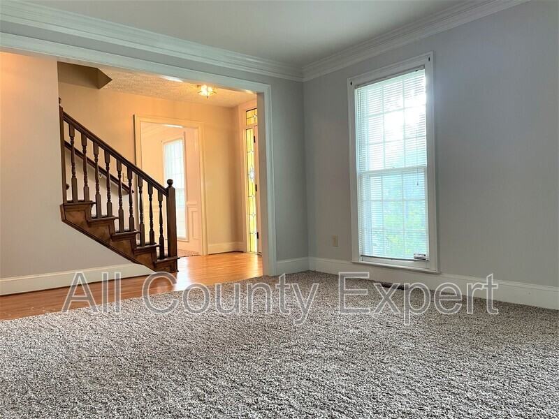 2470 Valentines Ct - Photo 4 of 23