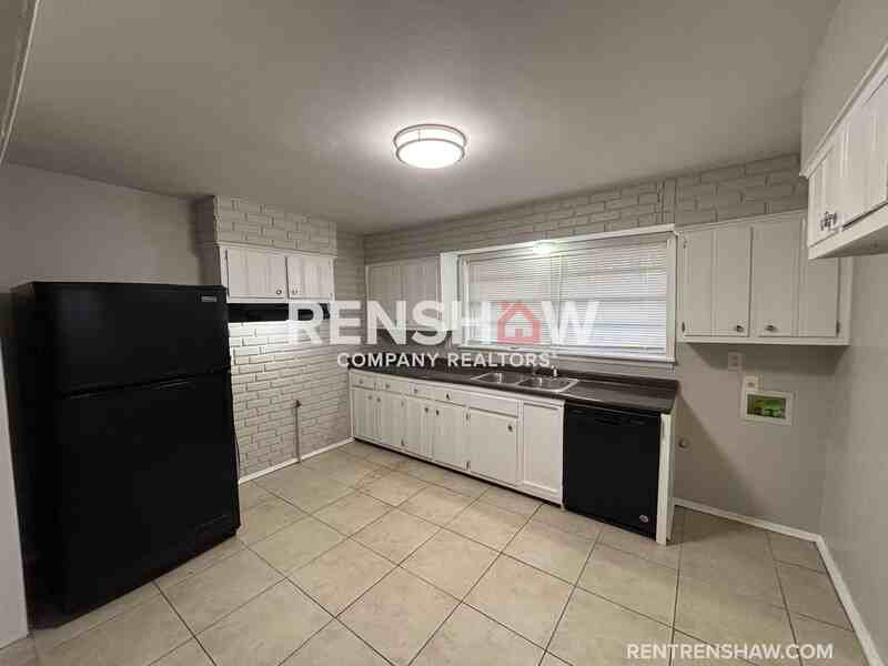 3238 Kenland Dr - Photo 4 of 15