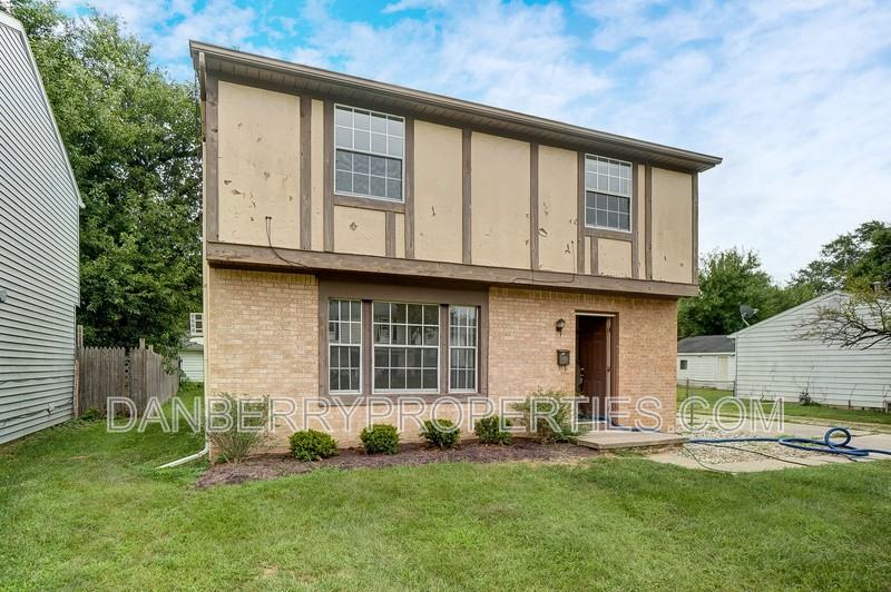 1006 Ranch Dr - Photo 2 of 24