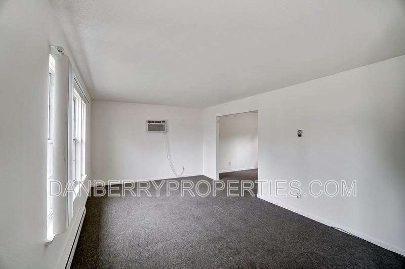 1006 Ranch Dr - Photo 4 of 24