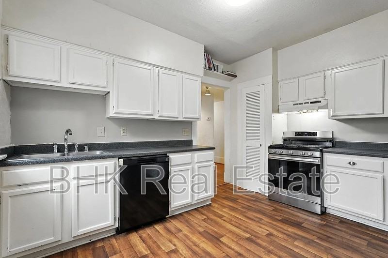 4920 Victor St #2 - Photo 3 of 13