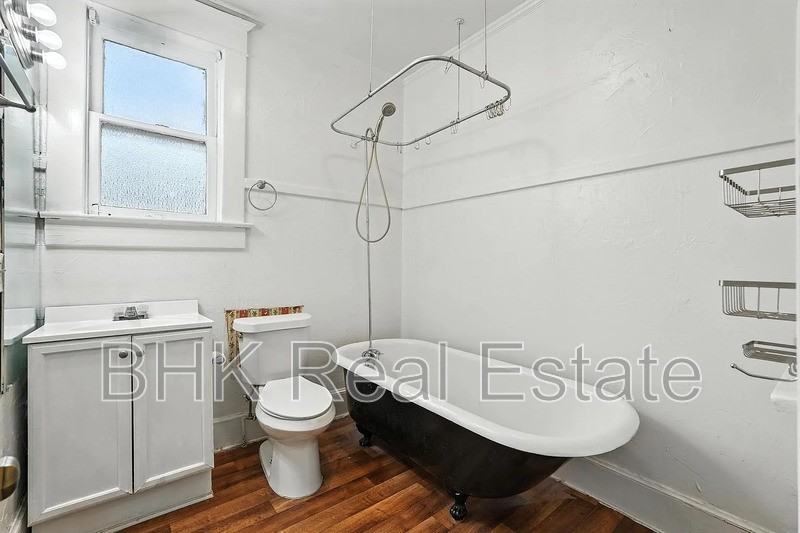 4920 Victor St #2 - Photo 6 of 13