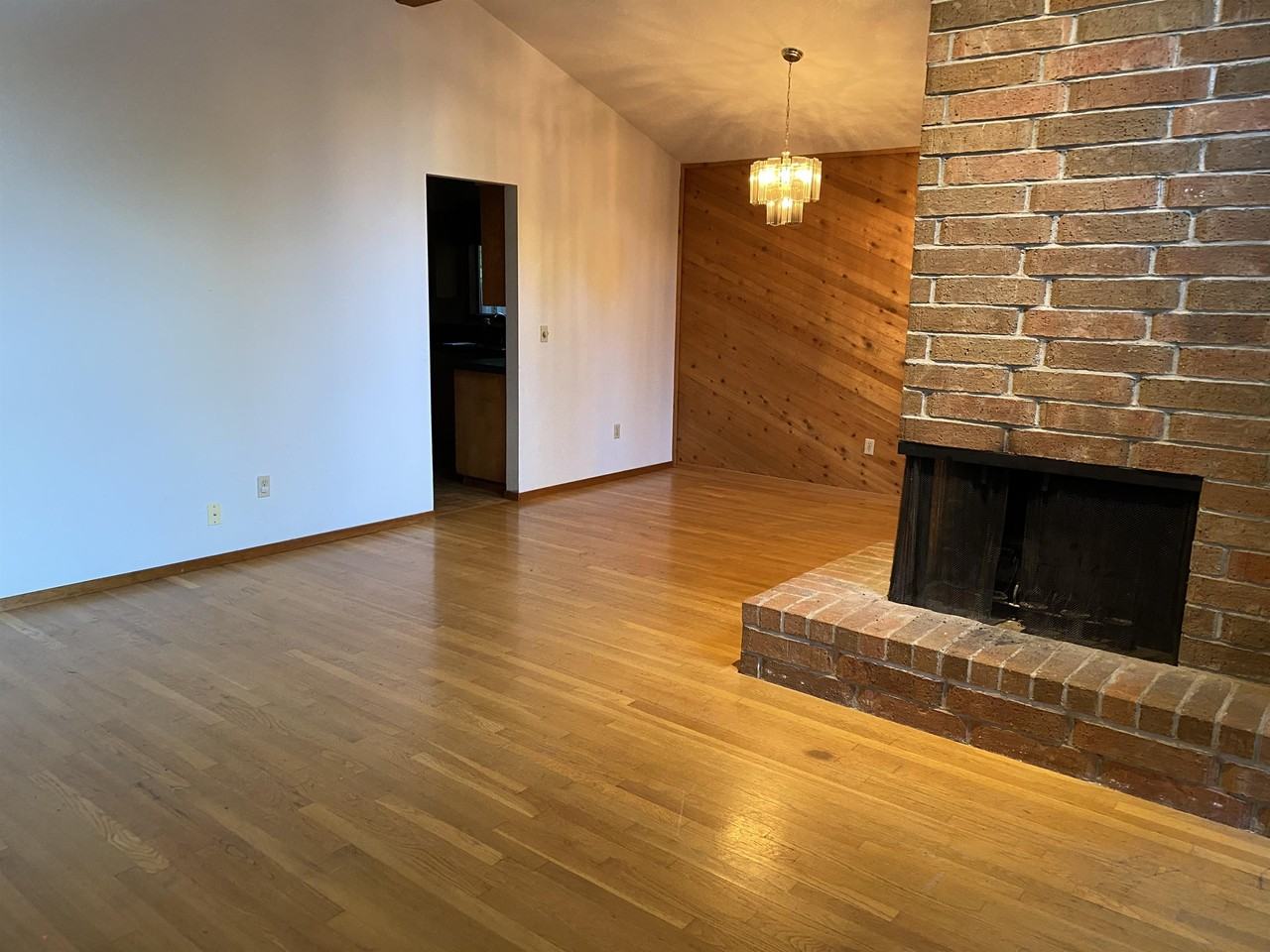 2558 Troy Ct #1 - Photo 3 of 19