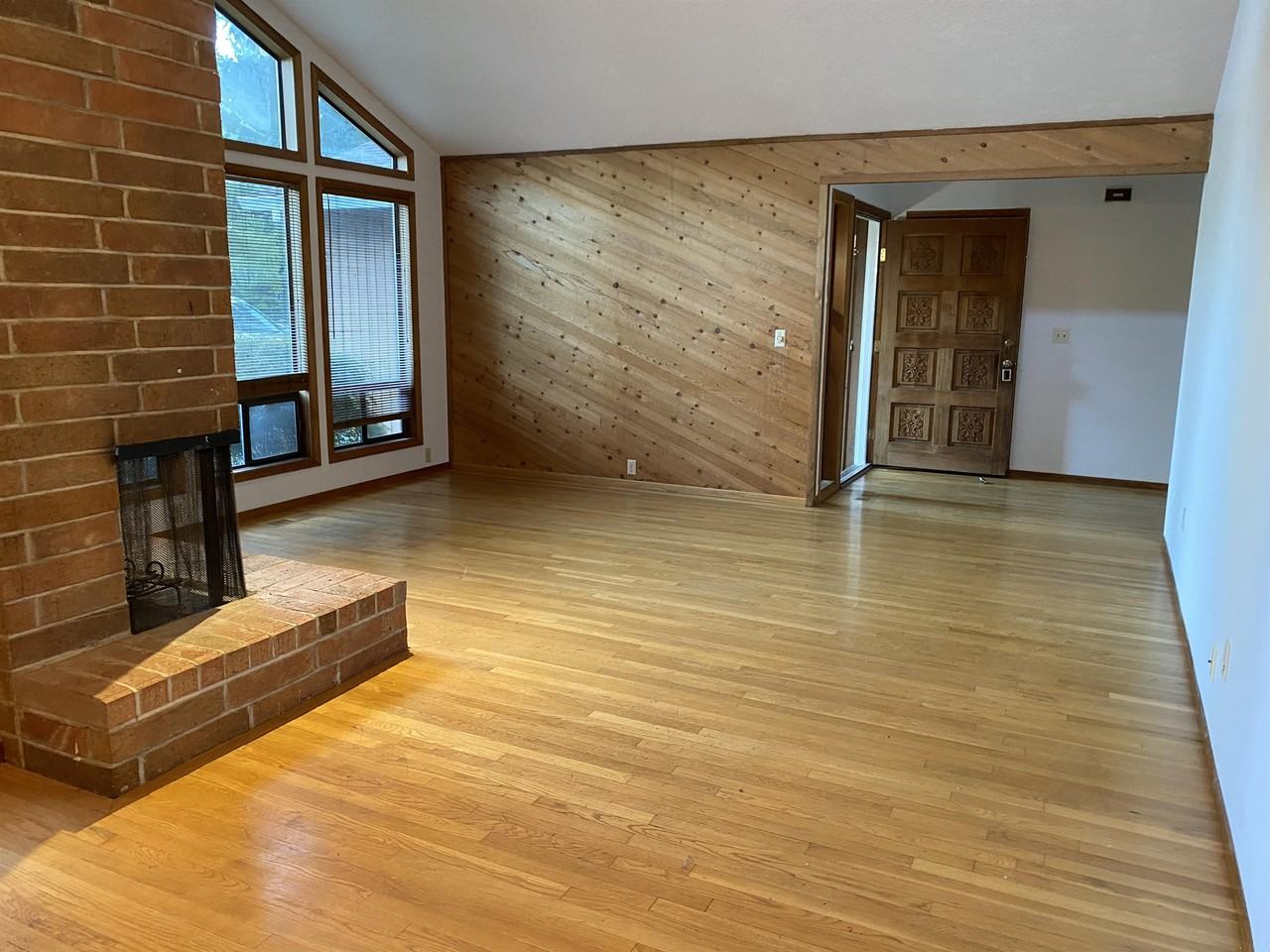 2558 Troy Ct #1 - Photo 4 of 19