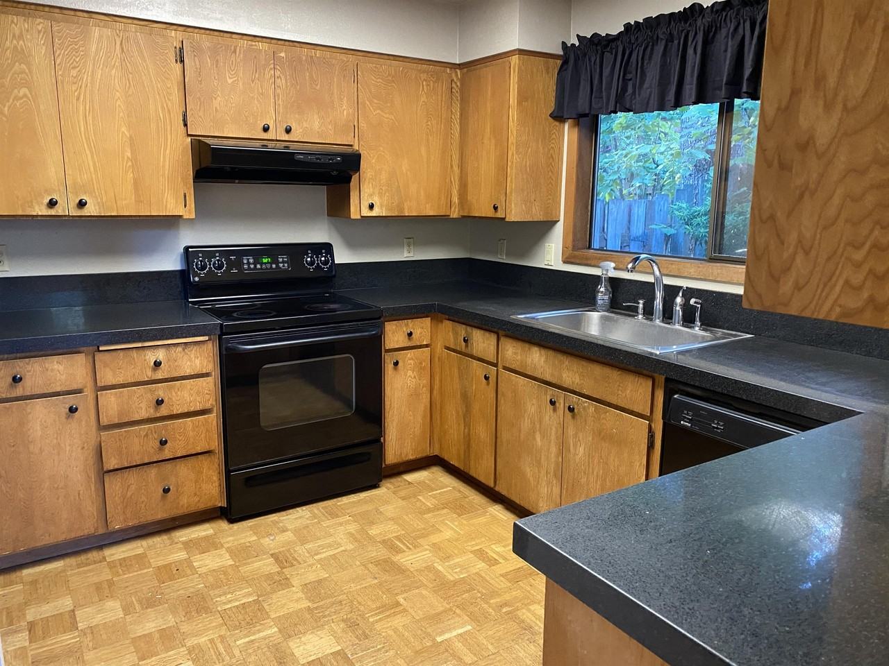 2558 Troy Ct #1 - Photo 7 of 19