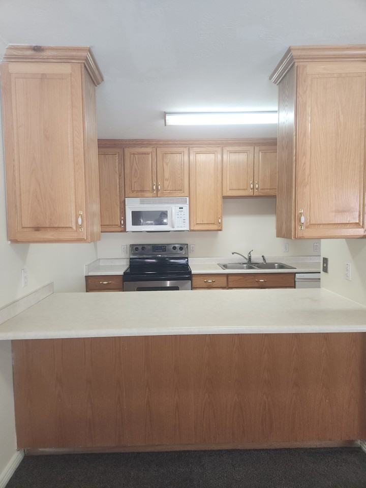 1130 N 200 W #4 - Photo 2 of 18