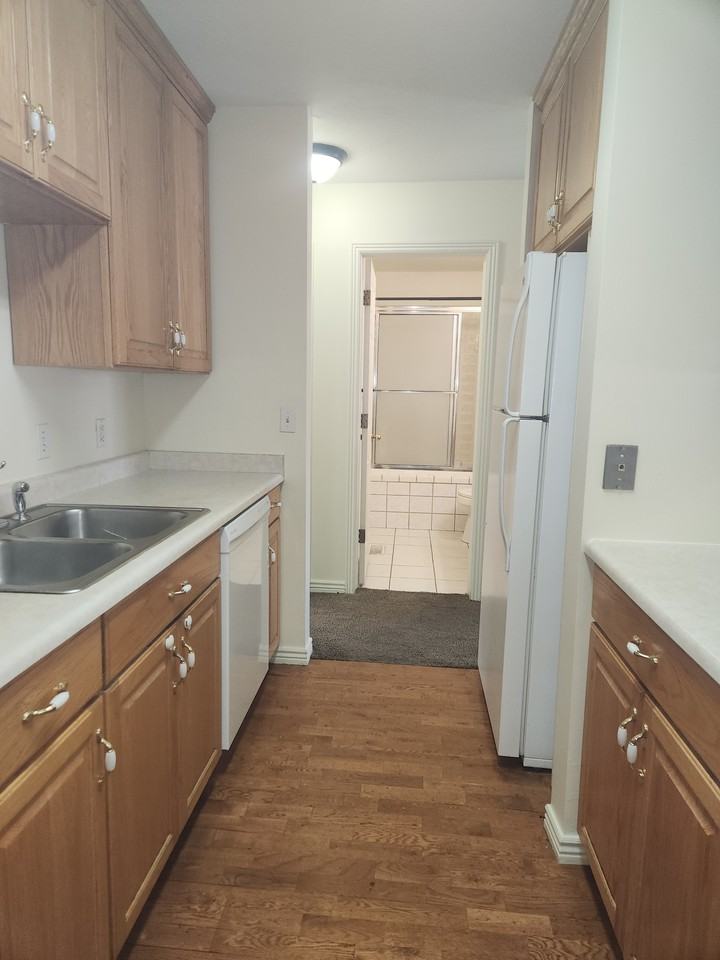 1130 N 200 W #4 - Photo 5 of 18