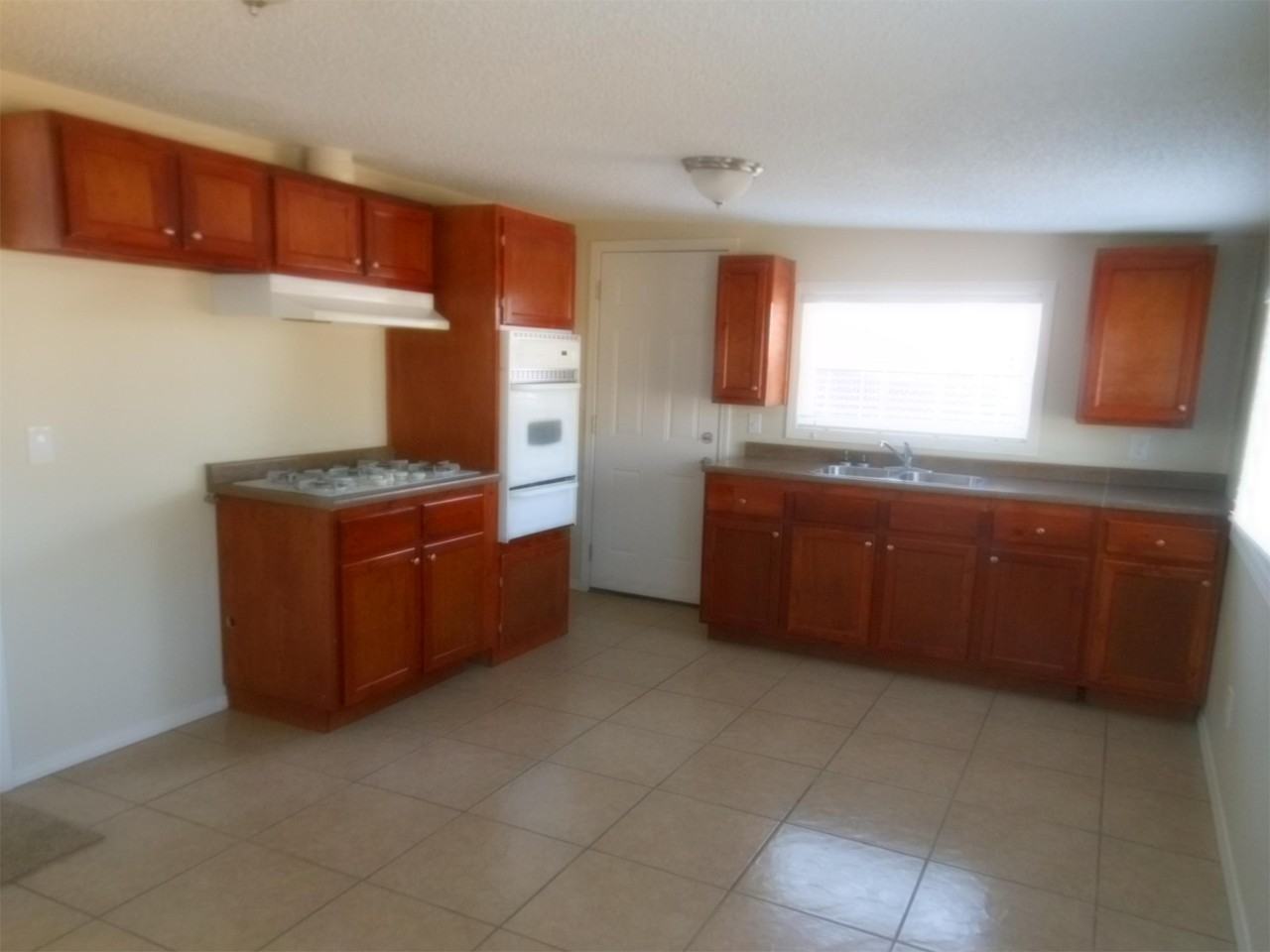 17065 E Benbow St #1 - Photo 5 of 22