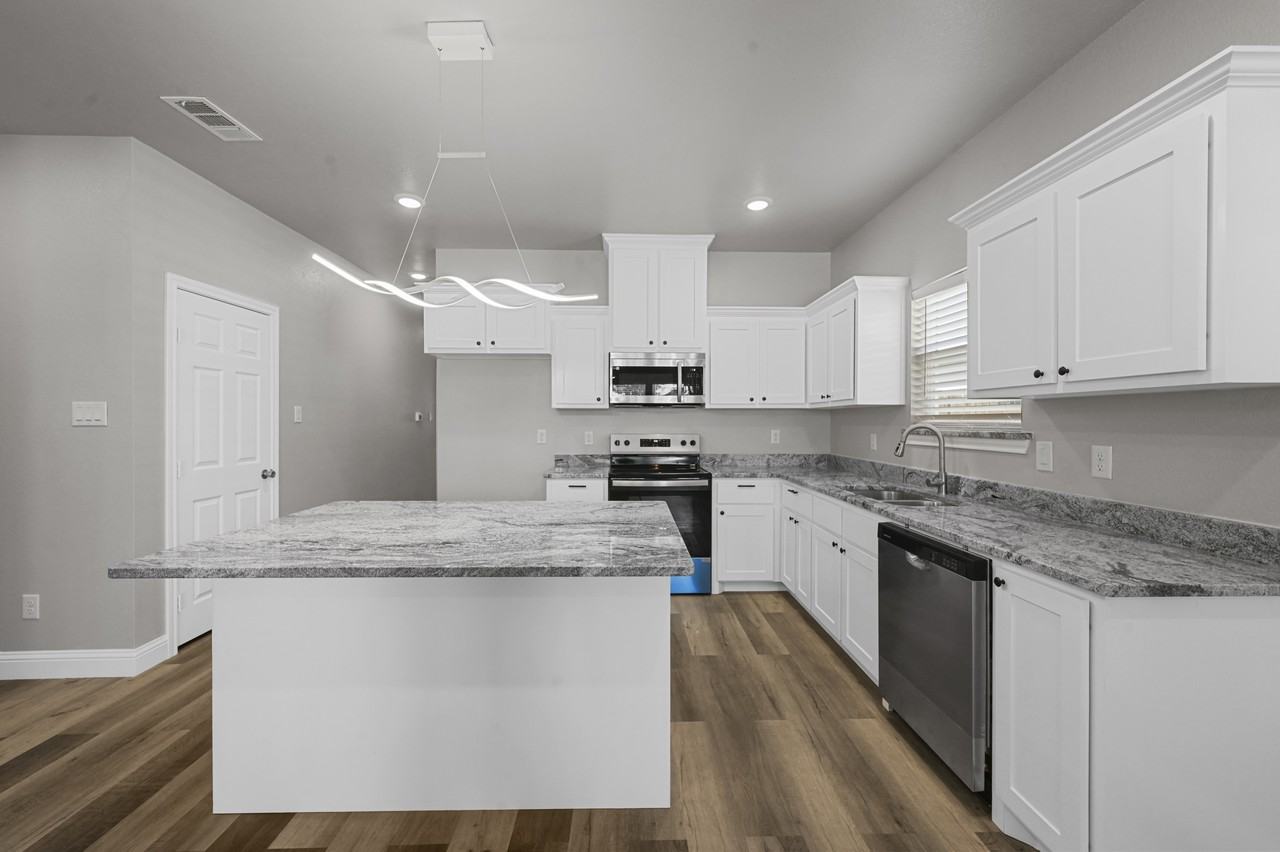 3110 St John - B #B - Photo 4 of 18