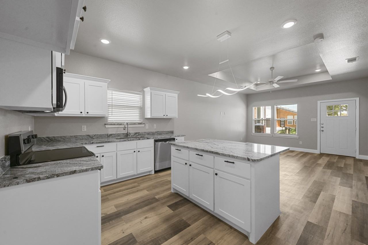 3110 St John - B #B - Photo 6 of 18