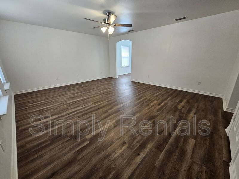 1415 Morse St - Photo 3 of 12