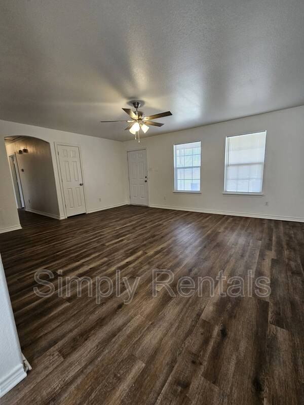 1415 Morse St - Photo 5 of 12