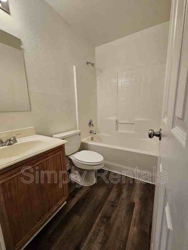 1415 Morse St - Photo 7 of 12