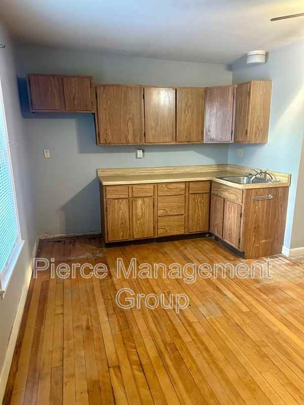 308 Bartlett St #2 - Photo 3 of 8