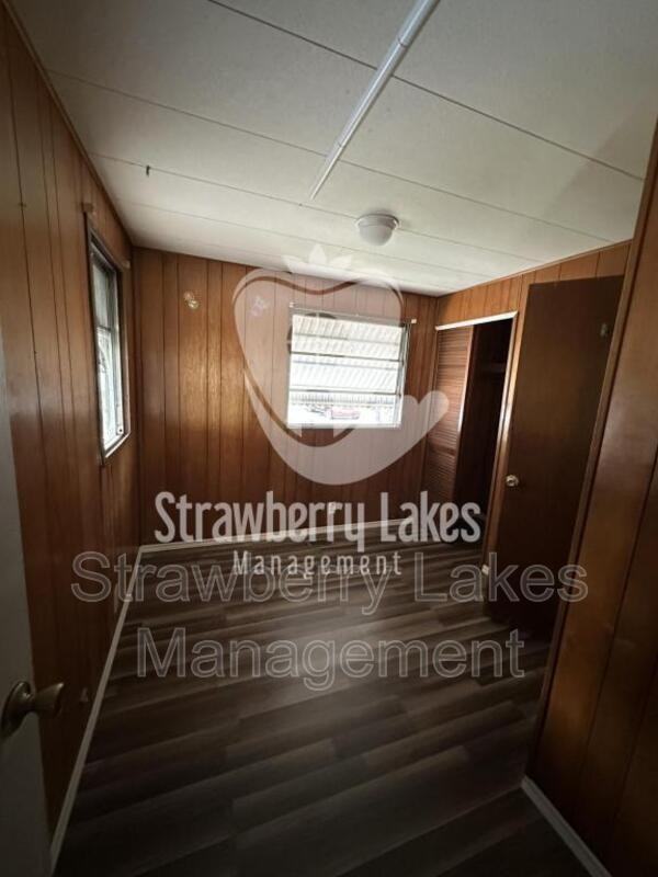 121 Lakeside Dr - Photo 3 of 33