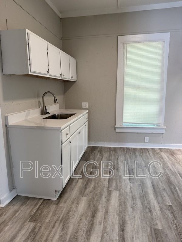 407 Colquitt St - Photo 3 of 7