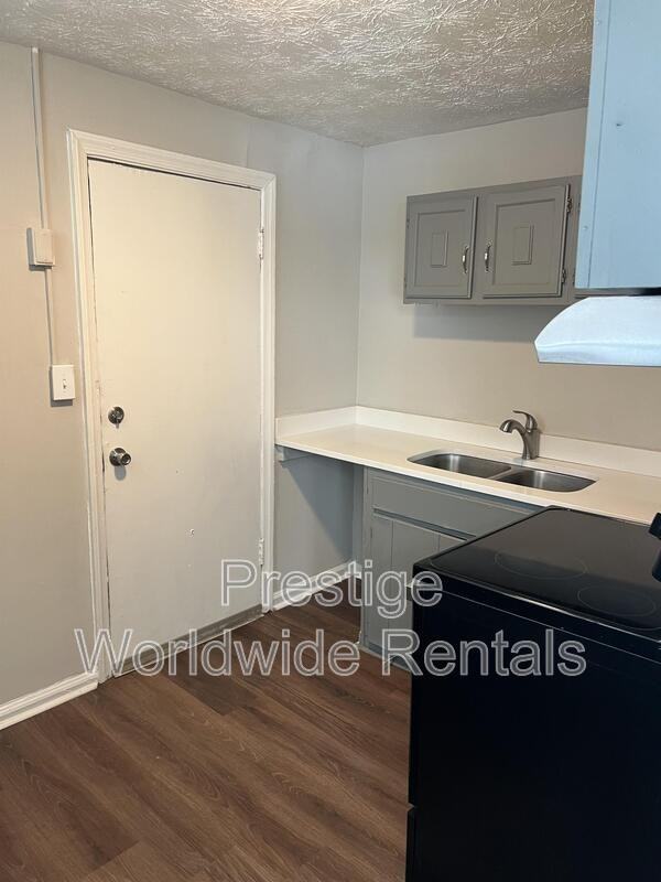 483 Harold St - Photo 7 of 10