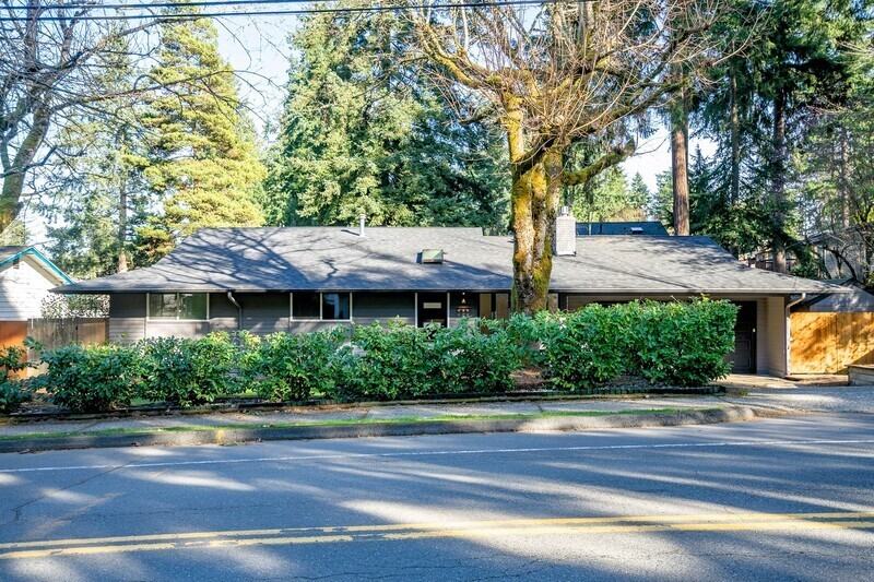 6832 122nd Ave Ne - Photo 2 of 16