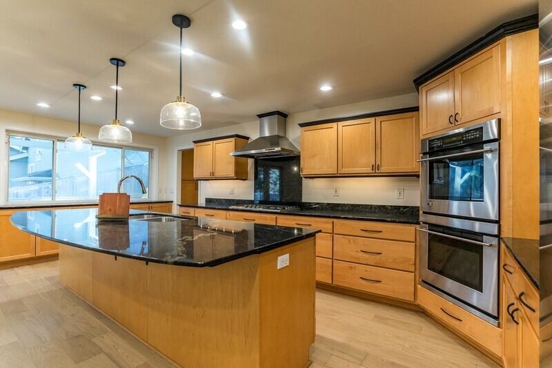 6832 122nd Ave Ne - Photo 4 of 16