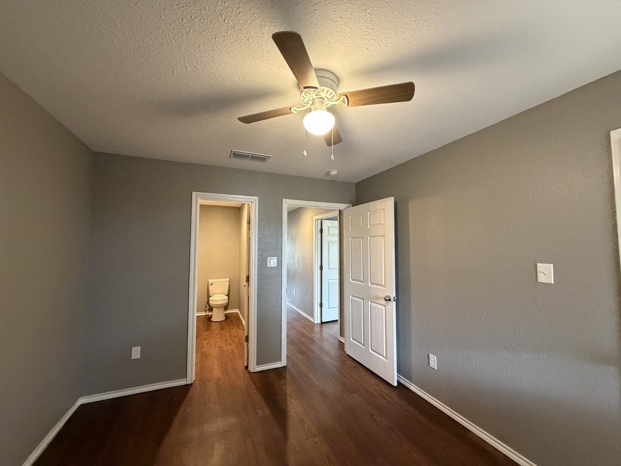 1738 Jennings St #1 - Photo 5 of 8