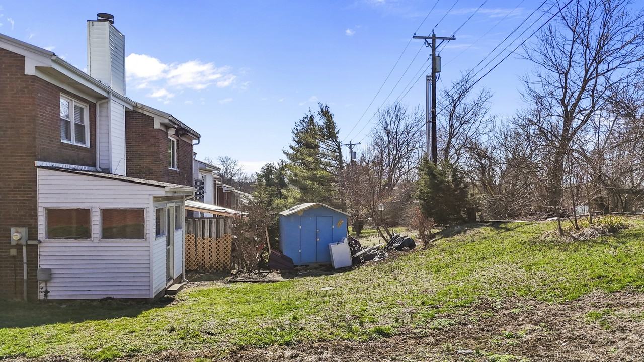 1658 Foxhaven Dr #10 - Photo 3 of 27