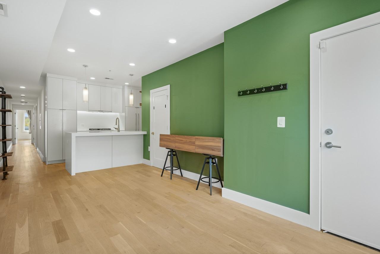 1515 K St Se #2 - Photo 7 of 47