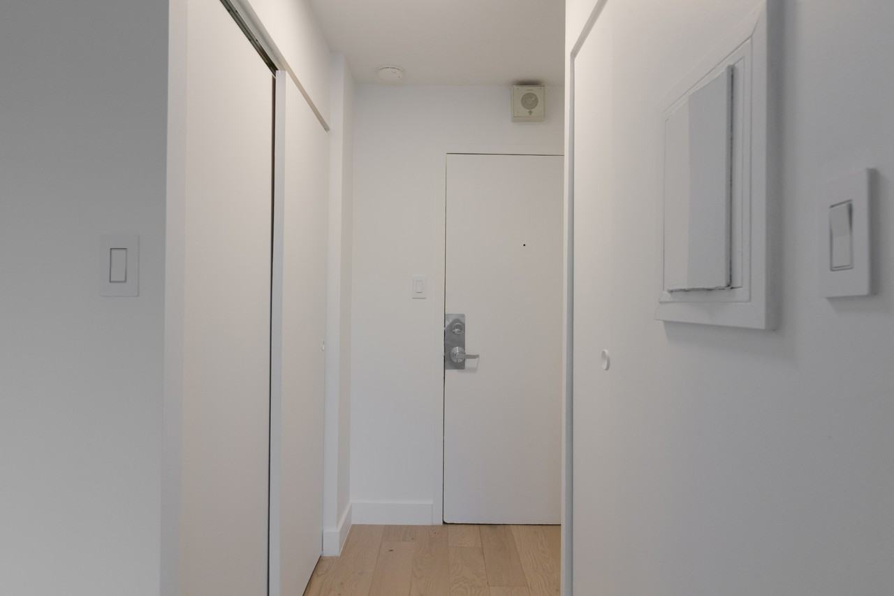 1975 de Maisonneuve - Photo 6 of 50